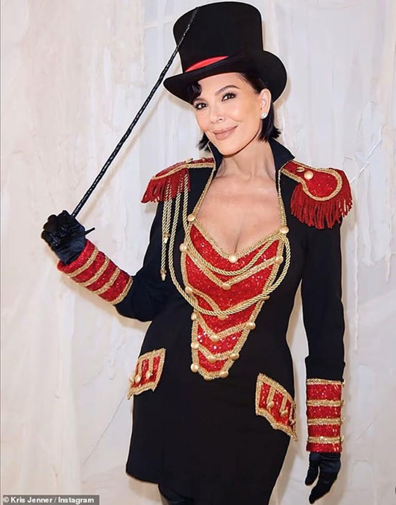 Kris Jenner8217in Sohret Servet ve Estetik Seruveni 70 Yasinda Genc Kalmanin Kris Jennerin Sohret Servet ve Estetik Seruveni 70 Yasinda Genc Kalmanin Sirri