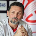 Kulupler Arasi Guven Sorunu ve Ic Iletisim Problemleri Uzerine Aciklama