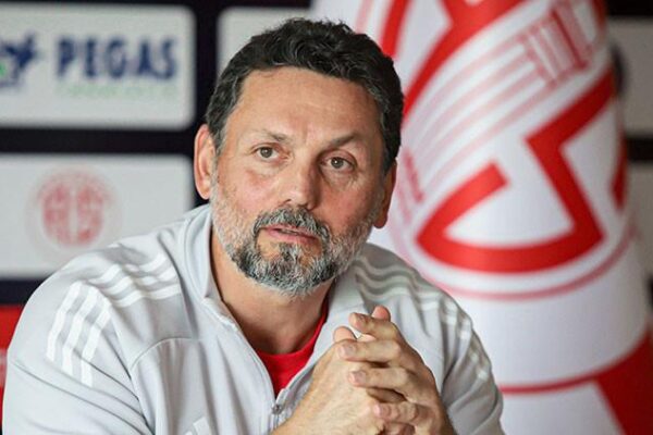 Kulüpler Arası Güven Sorunu ve İç İletişim Problemleri Üzerine Açıklama