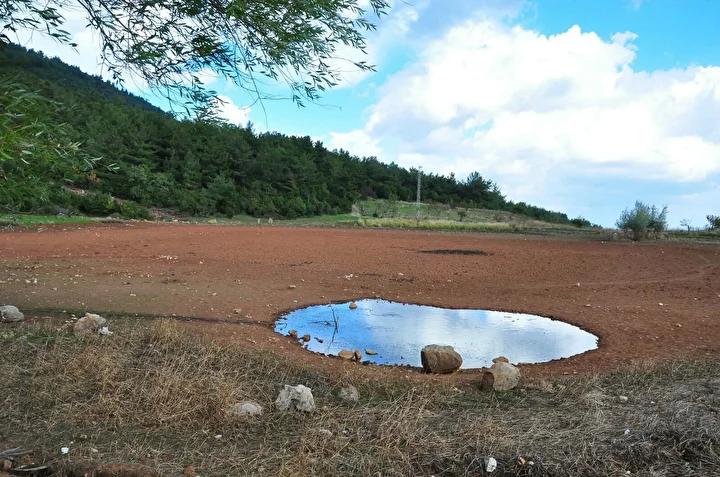 Kuraklıkla Mücadele Edilen Sülüklü Göl'de Su Seviyesi Krizi