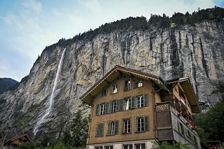 Lauterbrunnen Vadisi: Doğa Harikalarının Buluştuğu Eşsiz Manzara