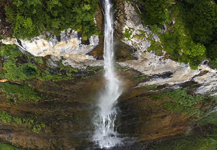 Lauterbrunnen Vadisi: Doğa Harikalarının Buluştuğu Eşsiz Manzara