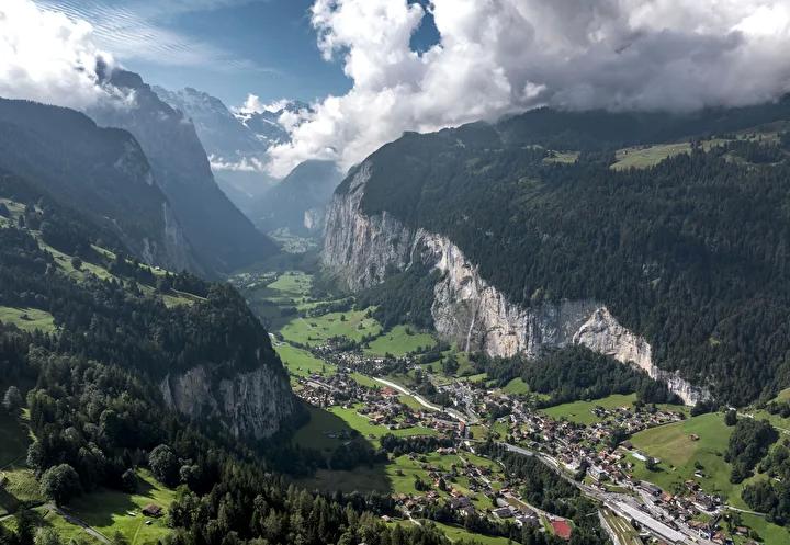 Lauterbrunnen Vadisi: Doğa Harikalarının Buluştuğu Eşsiz Manzara