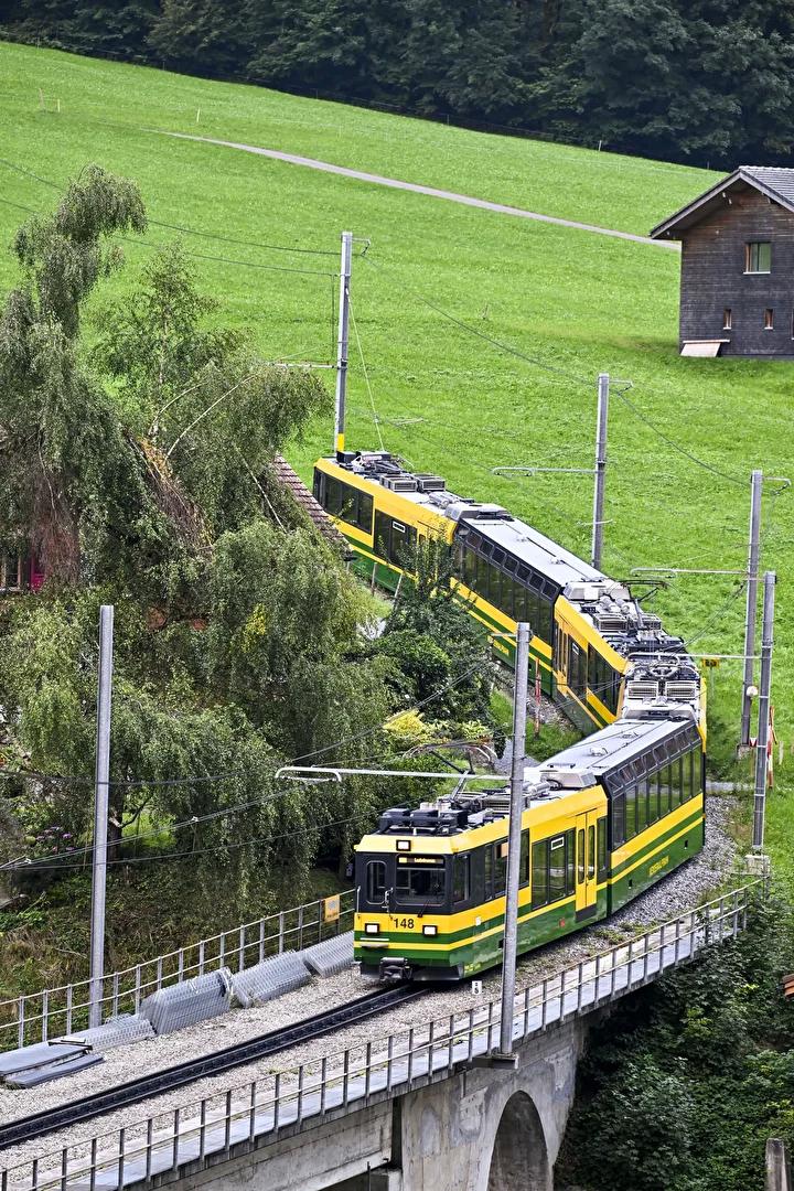 Lauterbrunnen Vadisi: Doğa Harikalarının Buluştuğu Eşsiz Manzara