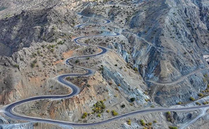 Mevsim Gecisiyle Goc Yolu Hikayeleri ve Zorluklar Gocerlerin Gunluk Mucadelesi