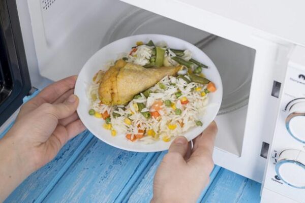 Mikrodalga Pişirmenin Besin Değerine Etkisi ve Güvenlik İpuçları