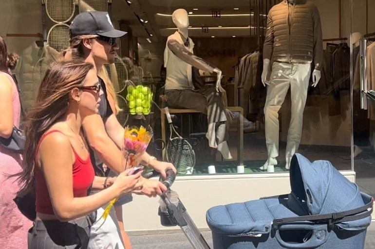 Millie Bobby Brownun Gizli Ailesi ve Mahremiyet Anlayisi Kizinin Kimligi ve Mahremiyetine Verilen Deger