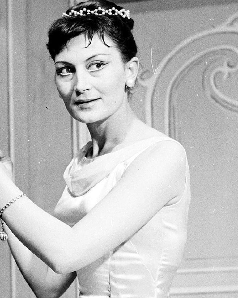 Ünlülerin Aşk Hikayeleri ve Anıları