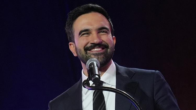 New York’ta Tarihi Zafer: İlk Müslüman Belediye Başkanı Mazbatasını Aldı