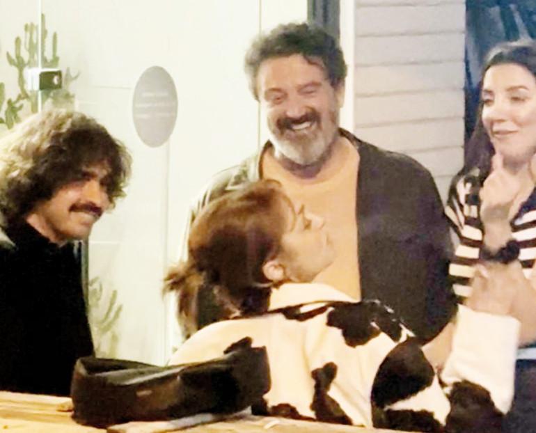 Nilperi Şahinkaya Yeniden Aşkının İlk Adımlarını Attı 4 Nilperi Şahinkaya Yeniden Aşkının İlk Adımlarını Attı