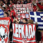 Olympiakos-Yenilmezlik Zaferi ve Taraftar Gosterisi