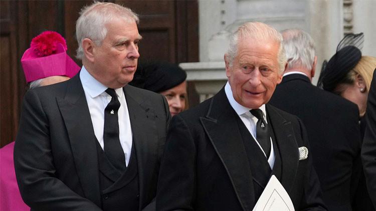 Her Şeyini Kaybetti Ama Aile İçinde Güçlü Kalmaya Devam Ediyor