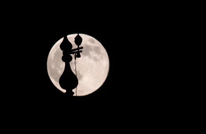 Rize Semalarinda Goruntulenen Muhtesem Super Ay Manzarasi Rize Semalarinda Goruntulenen Muhtesem Super Ay Manzarasi