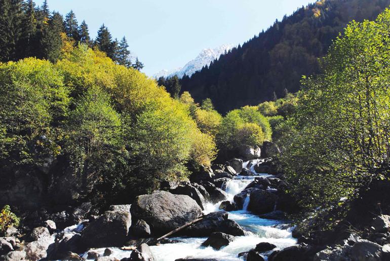 Buzul Gölleri ve Doğanın Sırları