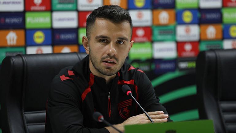 Samsunspor Teknik Direktoru ve Oyuncusundan Mac Oncesi Ozel Aciklamalar Samsunspor Teknik Direktoru ve Oyuncusundan Mac Oncesi Ozel Aciklamalar