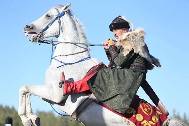 Şanlıurfa'da Geleneksel Atlı Sanat Gösterisi Büyük Beğeni Topladı