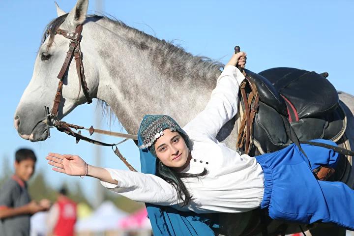 Şanlıurfa'da Geleneksel Atlı Sanat Gösterisi Büyük Beğeni Topladı