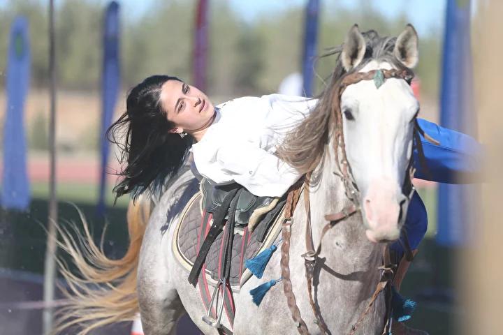 Şanlıurfa'da Geleneksel Atlı Sanat Gösterisi Büyük Beğeni Topladı