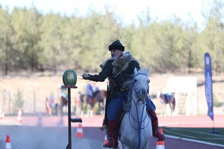 Şanlıurfa'da Geleneksel Atlı Sanat Gösterisi Büyük Beğeni Topladı