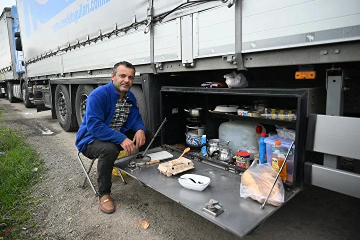 Sınır Kapısında Yoğunluk ve Uzayan Araç Kuyrukları