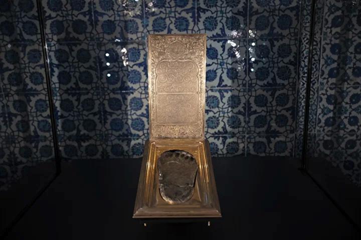 Topkapi Sarayindaki Mukaddes Emanetler ve Kuran-i Kerim Tilaveti Gelenegi