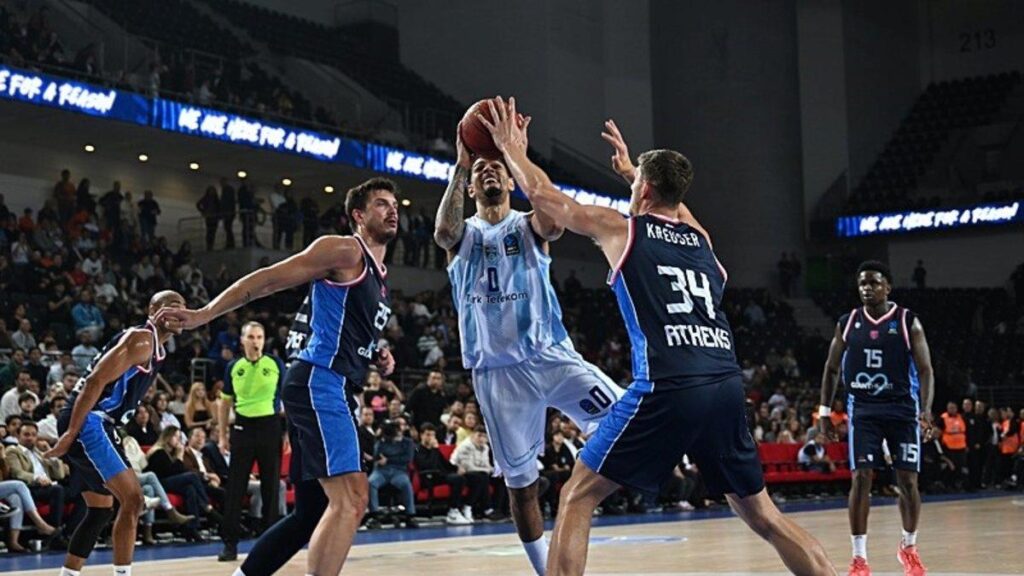 Türk Telekom Erkek Basketbol Takımı Yunan İletişim Maçında Farklı Galip