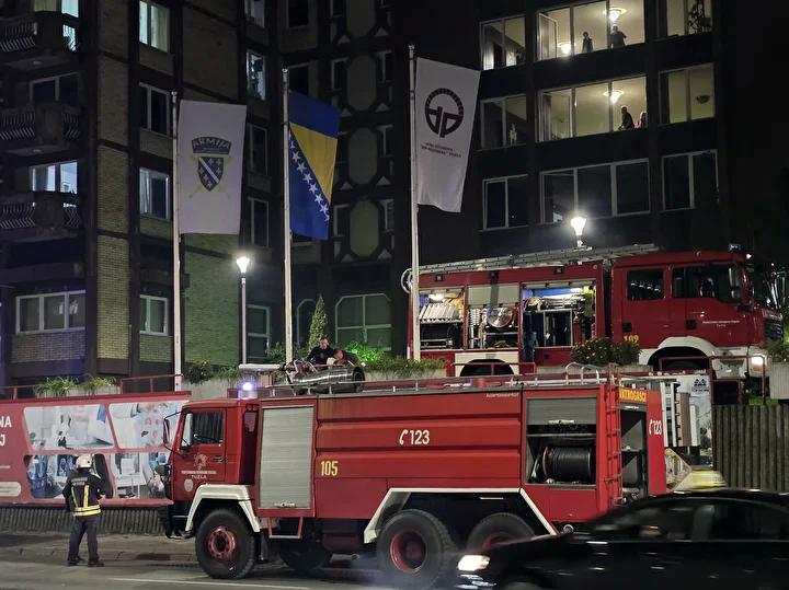 Tuzlada Cevreyi Sarsa Yanan ve Uzucu Sonuclar Doguran Yangin 4 Tuzlada Cevreyi Sarsa Yanan ve Uzucu Sonuclar Doguran Yangin