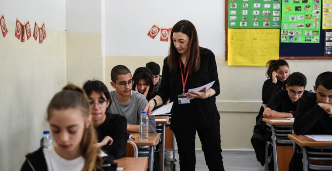 Ülke Genelinde Ortak Yazılı Sınav Uygulaması ile Öğrenci Gelişimi Takibi ve Analizi