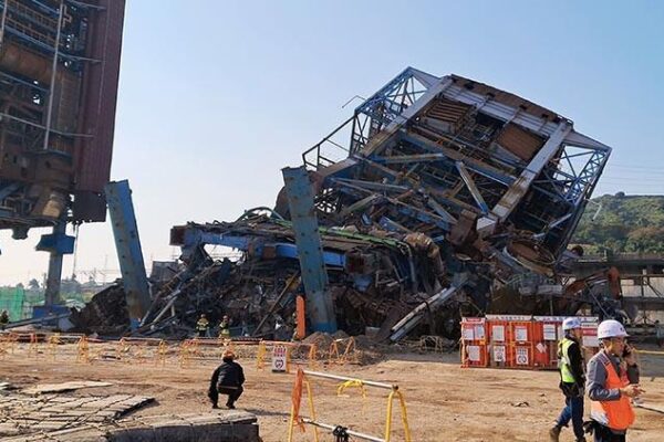 Ulsan Santralindeki Kazada 7 Kişi Enkaz Altında Kaldı