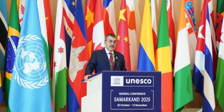 UNESCO Konferansinda Turk Dunyasi Icin Tarihi Karar