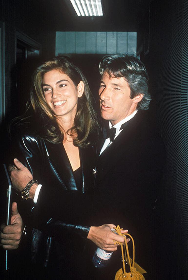 Unlu Ciftlerin Hikayesi ve Aralarindaki Baglantilarin Gunumuz Yansimalari