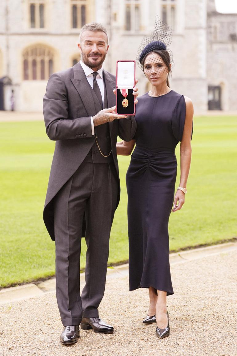 Windsor Kalesi8217nde Beckham8217a Resmi Unvan Berati Verildi Windsor Kalesinde Beckhama Resmi Unvan Berati Verildi