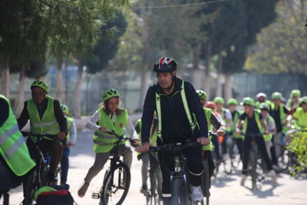 Yedieylül Mahallesi Lisede Bisikletle Sağlıklı ve Birlikte Öğrenme Deneyimi