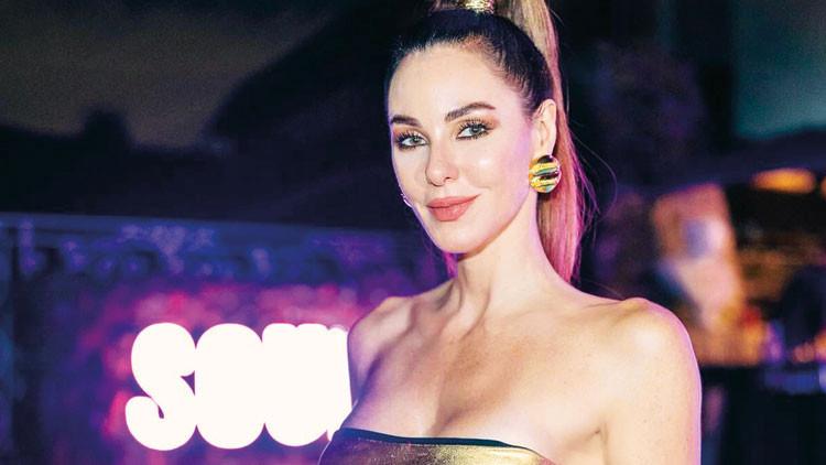 Yeni Sarki Cikisiyla Muzik Dunyasinda Heyecan Yaratan Sanatcilar Yeni Sarki Cikisiyla Muzik Dunyasinda Heyecan Yaratan Sanatcilar