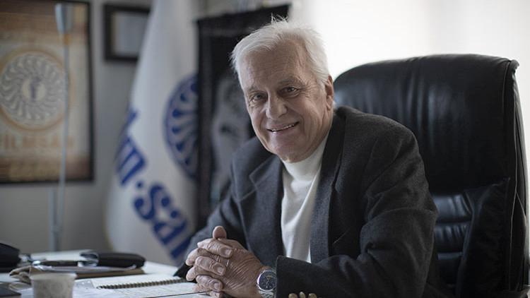 Engin Çağlar Kimdir?