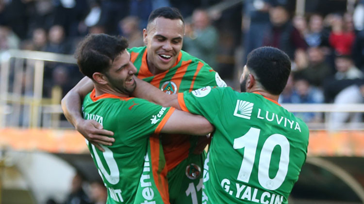 Alanyaspor, Süper Lig mücadelesinde Konyaspor'u 2-1'lik skorla mağlup etti.