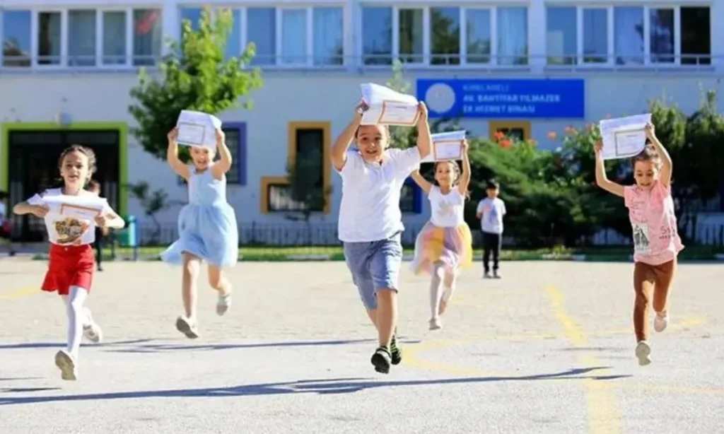 Ara Tatil Kalktı İddiası Yaz Tatili Süresini Değiştirecek mi?