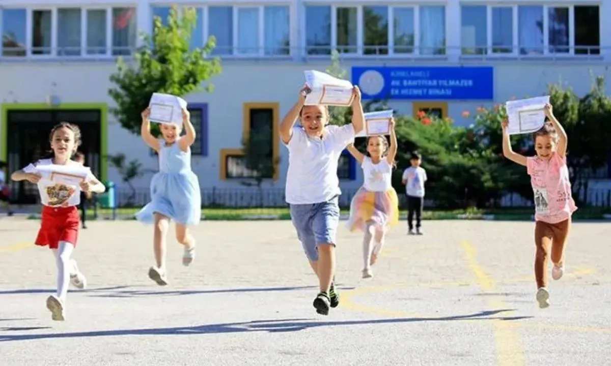Ara Tatil Kalktı İddiası Yaz Tatili Süresini Değiştirecek mi?