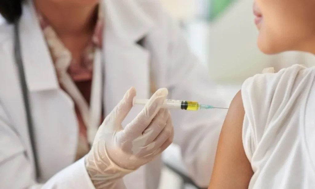 B12 Enjeksiyonu Orucu Geçersiz Kılar mı? Diyanet’ten Yanıt Geldi.