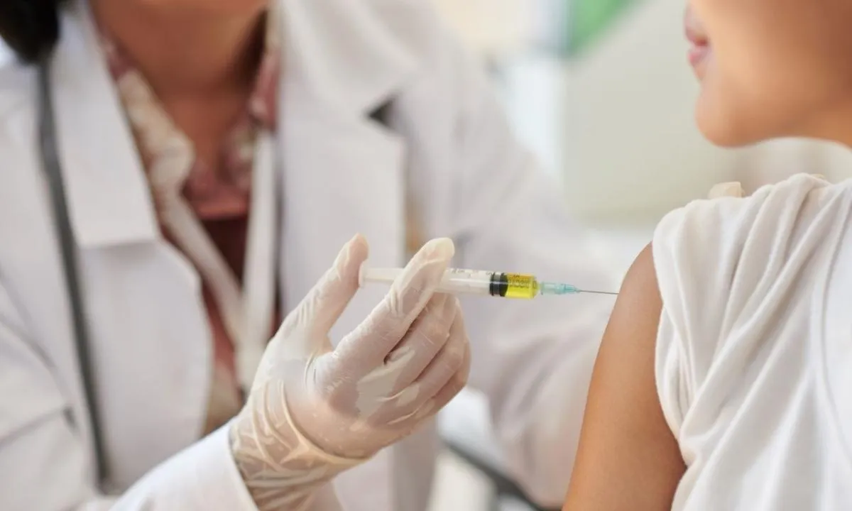 B12 Enjeksiyonu Orucu Geçersiz Kılar mı? Diyanet’ten Yanıt Geldi.