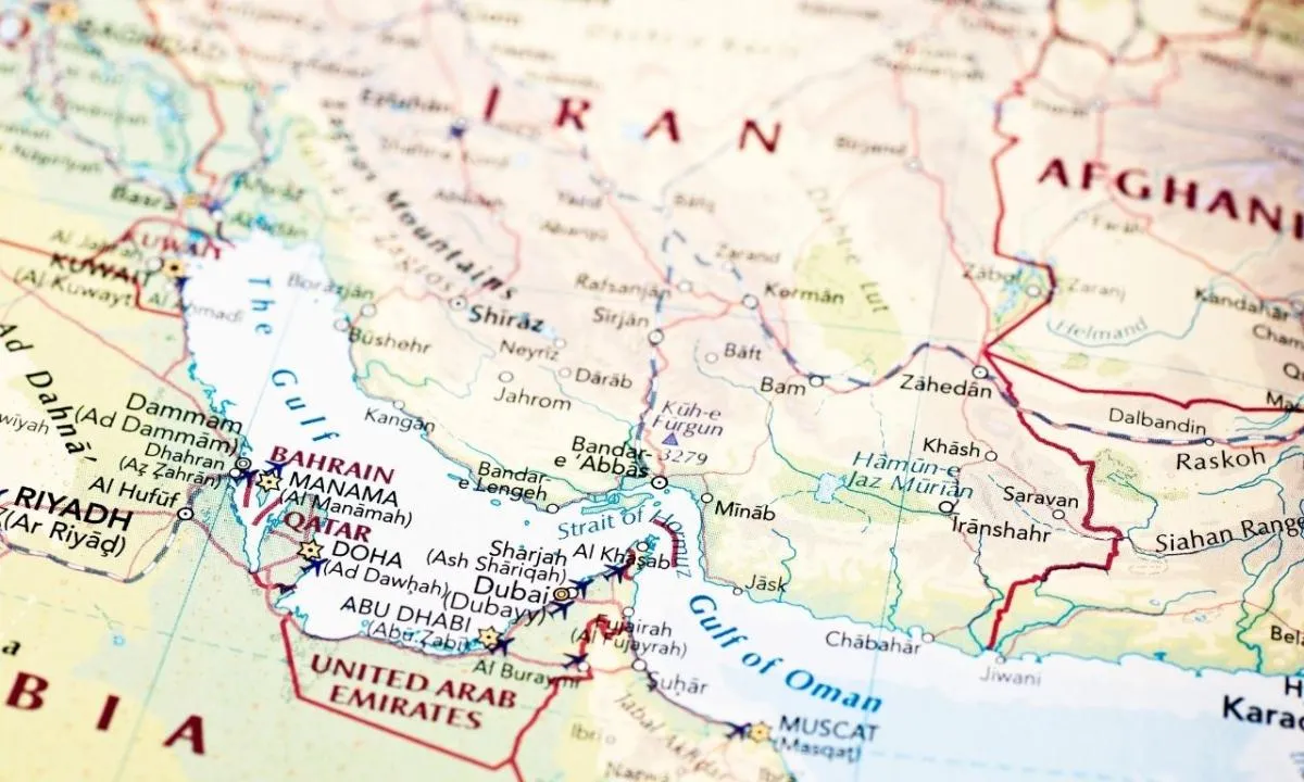 Hürmüz Boğazı’nda Gerilim Tırmanıyor: Kritik Su Yolu Kimin Elinde?