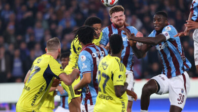 Süper Lig'de oynanan karşılaşmada Fenerbahçe, Trabzonspor karşısında 3-2'lik bir galibiyet elde etti.