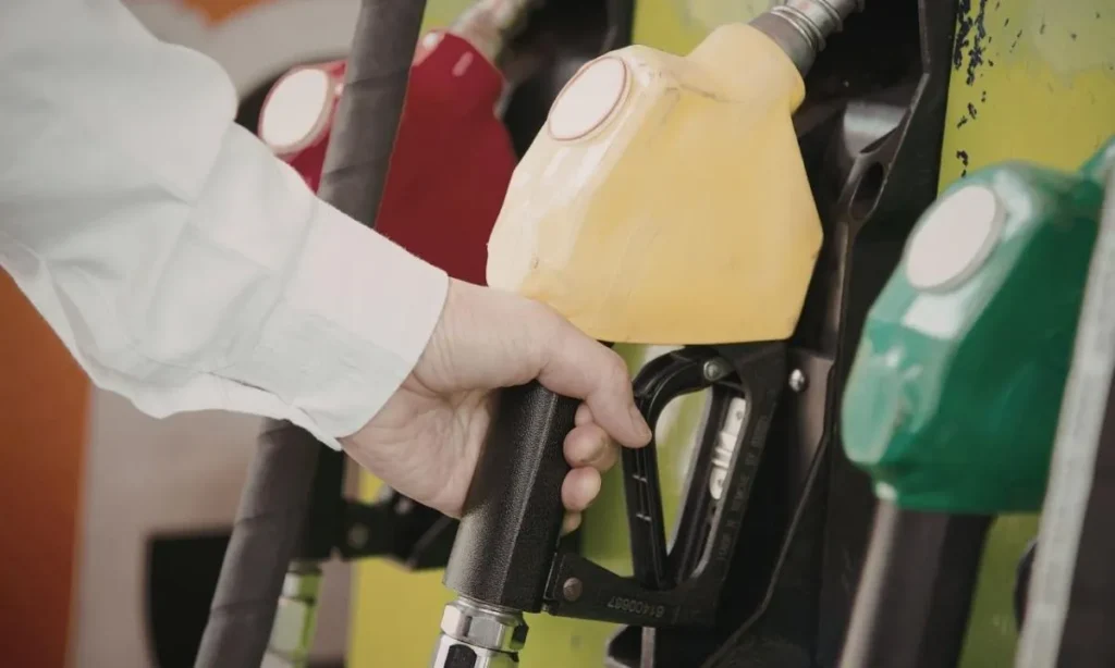 5 Mart Alarmı: Akaryakıt Piyasasında Şok Dalgalanma İddiaları!