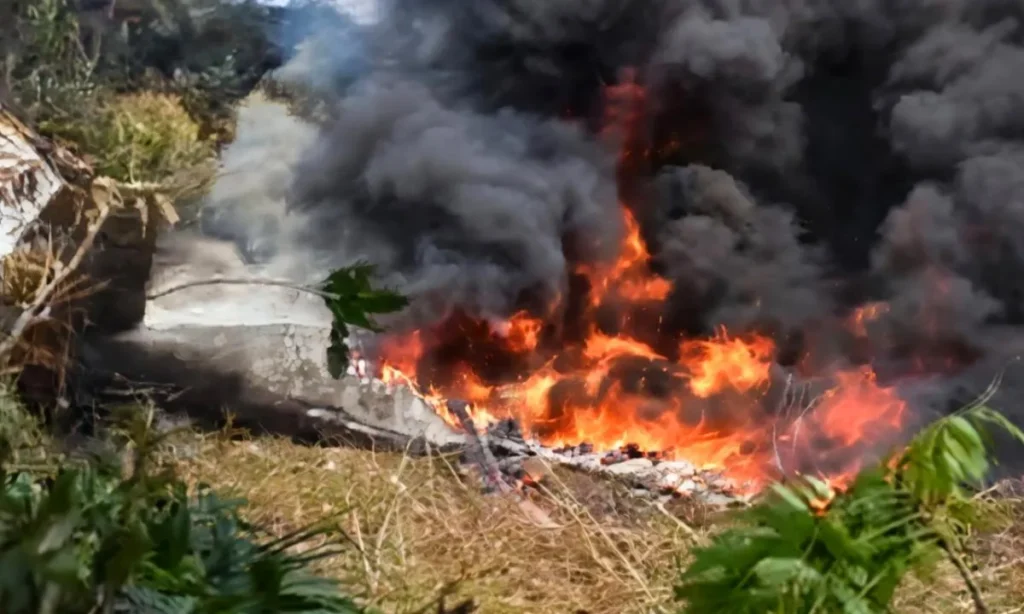 Askeri Uçak Düştü: Yüzden Fazla Personel Taşıyordu, Akıbetleri Merak Konusu
