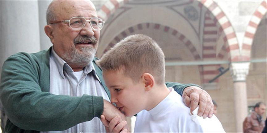 iyi Bayramlar - Bayram Coşkusuyla Bezeli En Güzel Dilekler Sevdiklerinize Ulaşıyor.