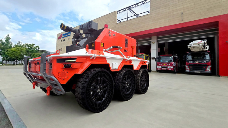 Hyundai’den Alevlere Meydan Okuyan İnsansız Kahraman: Yangın Söndürme Robotu