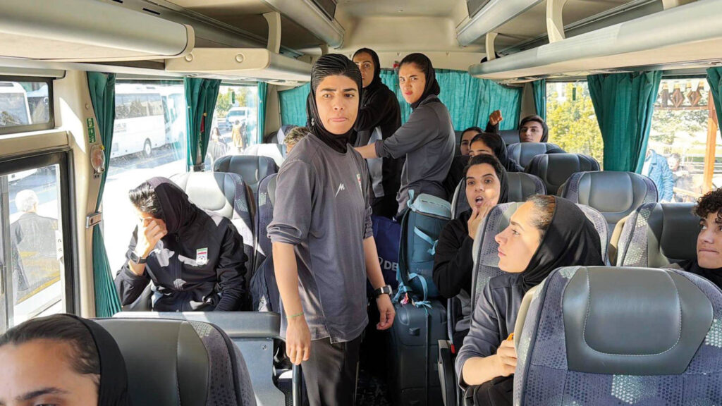 İranlı Futbolcuların Türkiye Rotasıyla Ülkelerine Dönüşü Gözleri Çevirdi