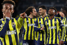 Kadıköy'de Bir Efsane Doğdu: Nene'nin Hat-trick'i Fenerbahçe Tarihine Altın Harflerle Yazıldı!