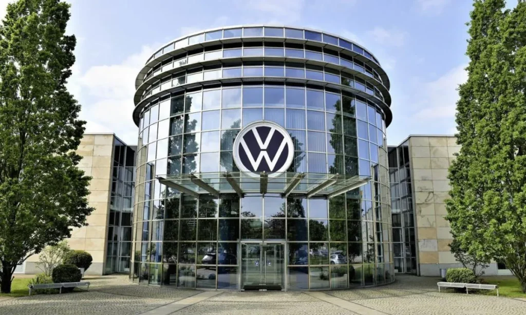 Otomotiv Sektöründe Deprem: Dev Şirket Üretimi Durduruyor, On Binlerce Çalışan Risk Altında.