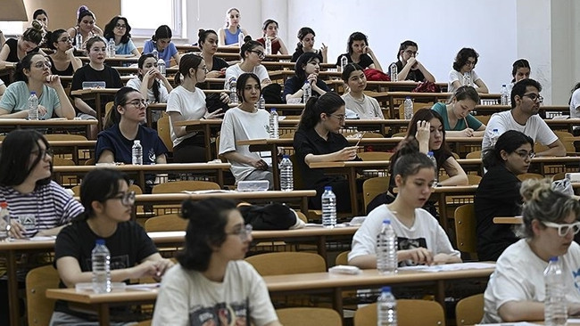 YKS'de Rekor Katılım: En Yaşlı Adayın Yaşı Herkesi Şaşkına Çevirdi